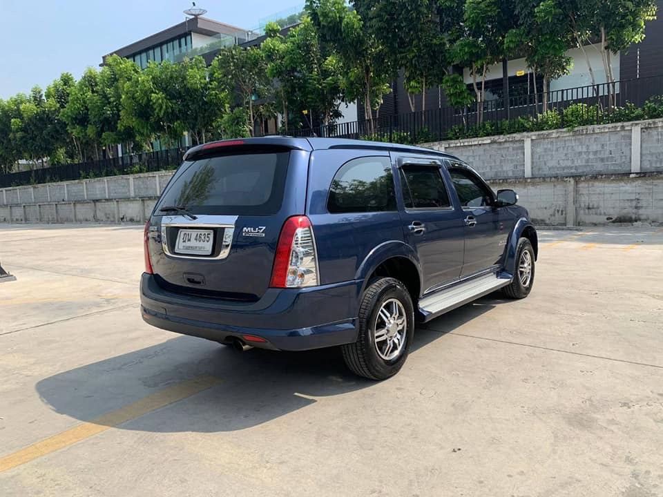 Isuzu MU-7 ปี 2010 สีน้ำเงิน