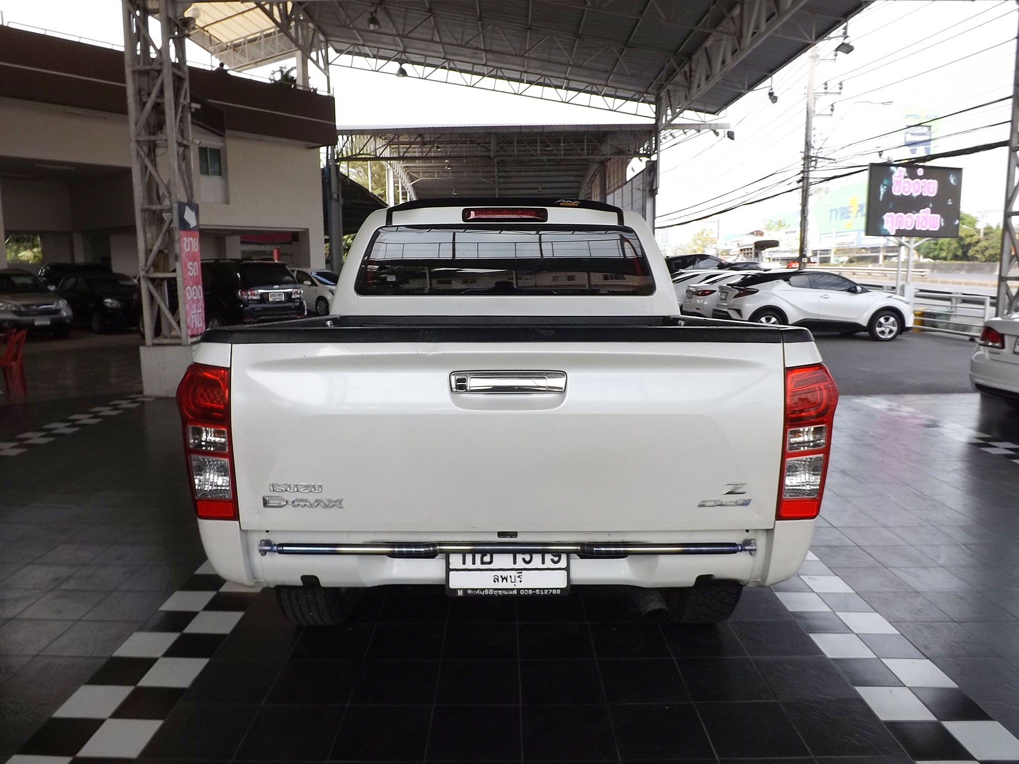 Isuzu D-Max Hi-Lander (Cab) ปี 2018 สีขาว