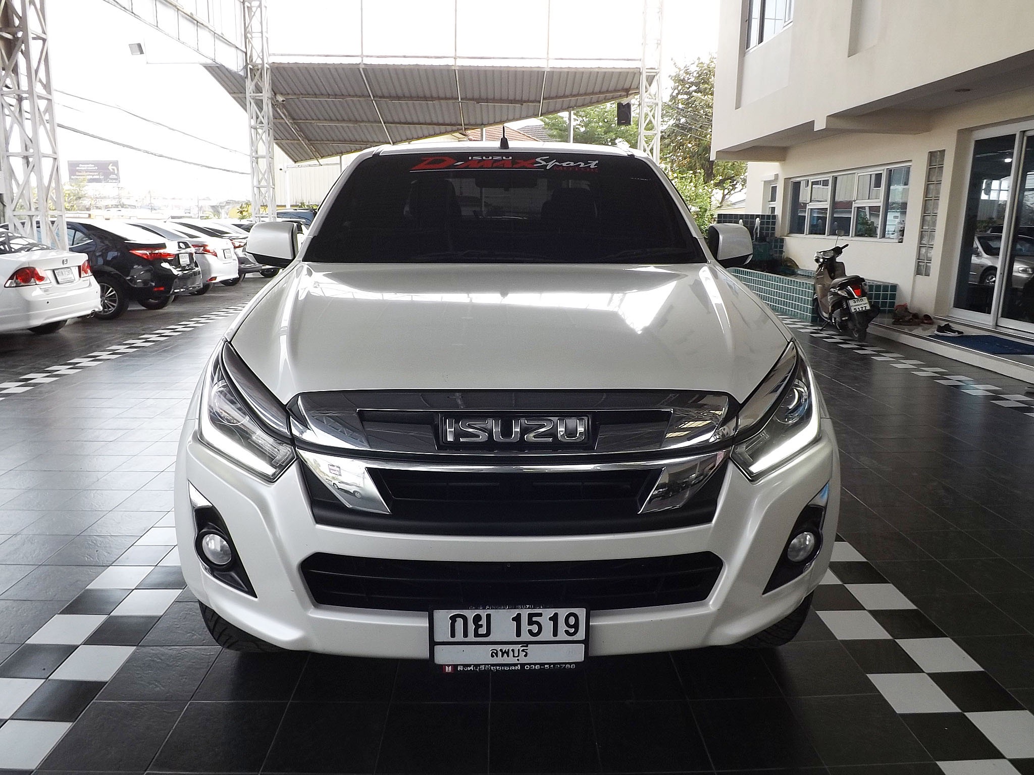 Isuzu D-Max Hi-Lander (Cab) ปี 2018 สีขาว