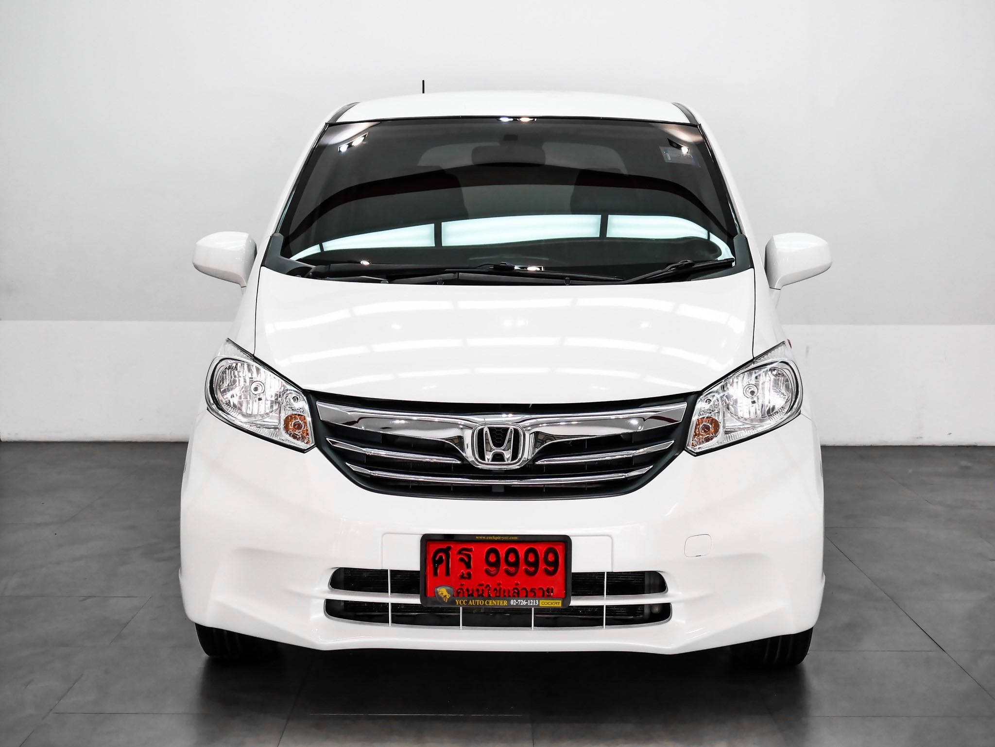 Honda Freed ปี 2012 สีขาว