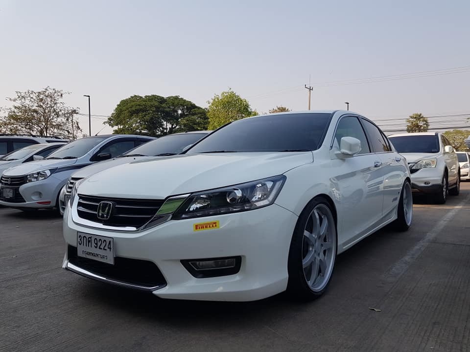 Honda Accord Gen 9 ปี 2013 สีขาว