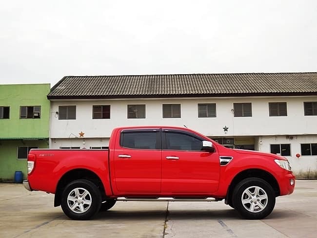 Ford Ranger 4 ประตู ปี 2013 สีแดง