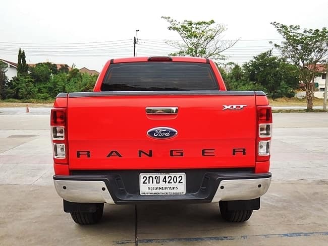 Ford Ranger 4 ประตู ปี 2013 สีแดง