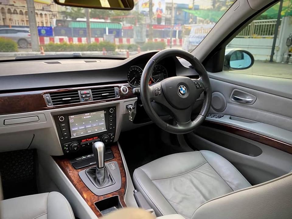 BMW 3 Series E90 320i ปี 2007 สีเงิน