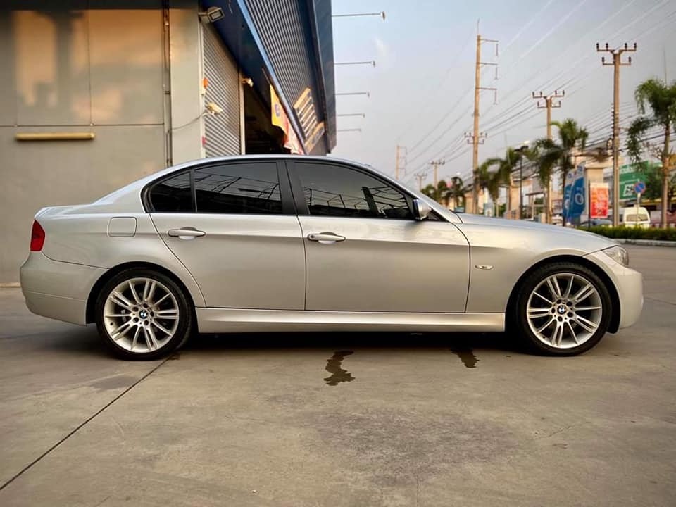 BMW 3 Series E90 320i ปี 2007 สีเงิน