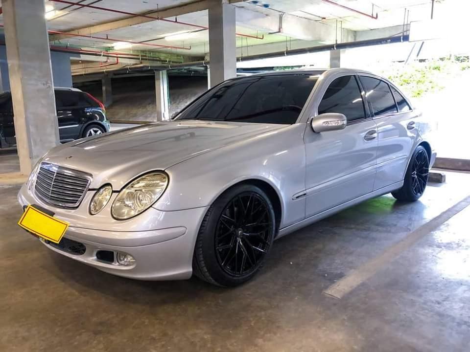 Mercedes-Benz E-Class W211 E220 ปี 2003 สีเทา