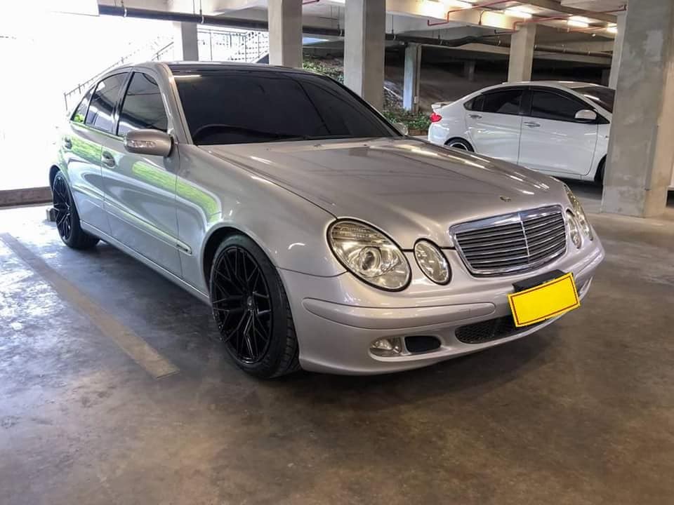 Mercedes-Benz E-Class W211 E220 ปี 2003 สีเทา