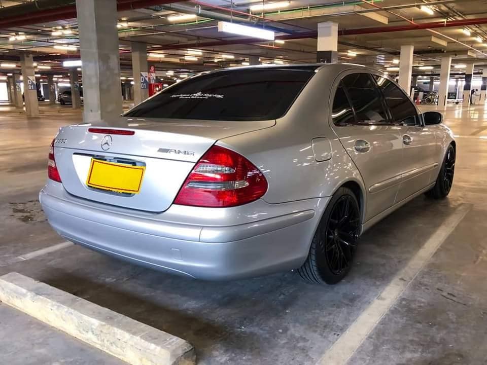 Mercedes-Benz E-Class W211 E220 ปี 2003 สีเทา