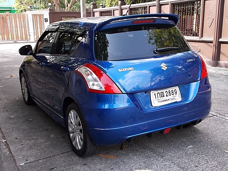 Suzuki Swift ปี 2012 สีน้ำเงิน