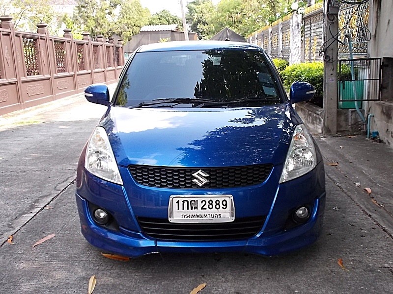 Suzuki Swift ปี 2012 สีน้ำเงิน