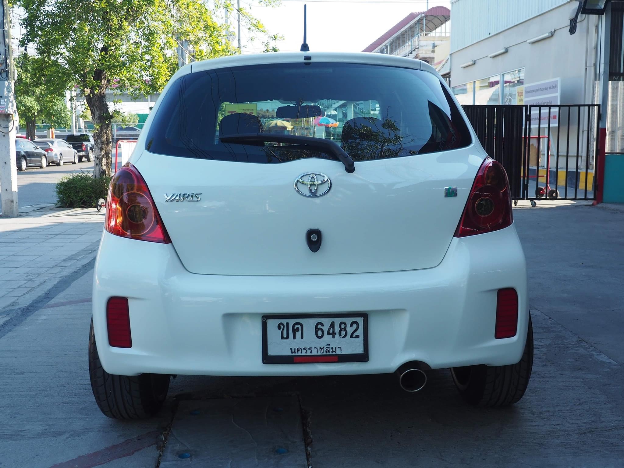 Toyota Yaris ปี 2013 สีขาว