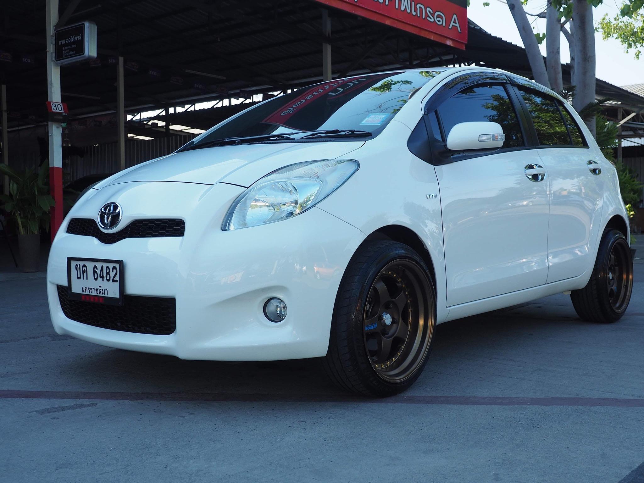 Toyota Yaris ปี 2013 สีขาว