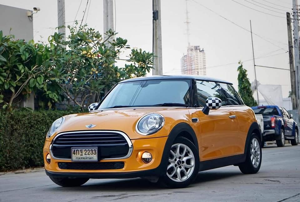 Mini Cooper (Hatch) Look3 F56 (3 ประตู) ปี 2016 สีเหลือง