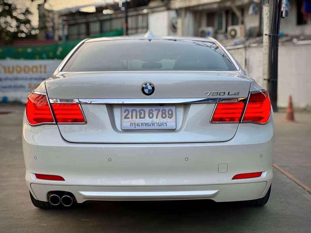 BMW 7 Series Gen5 F01 730Ld ปี 2012 สีขาว