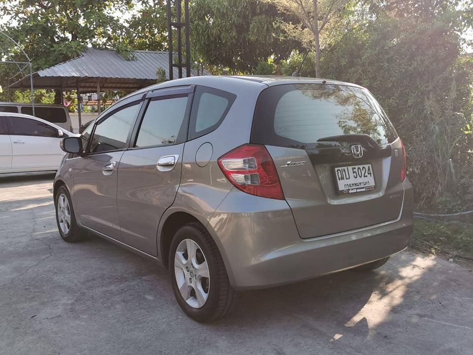 Honda Jazz GE ปี 2009 สีเทา