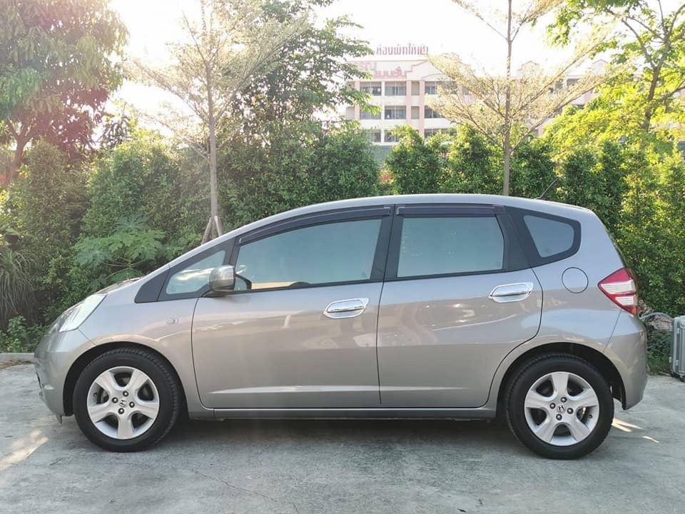 Honda Jazz GE ปี 2009 สีเทา