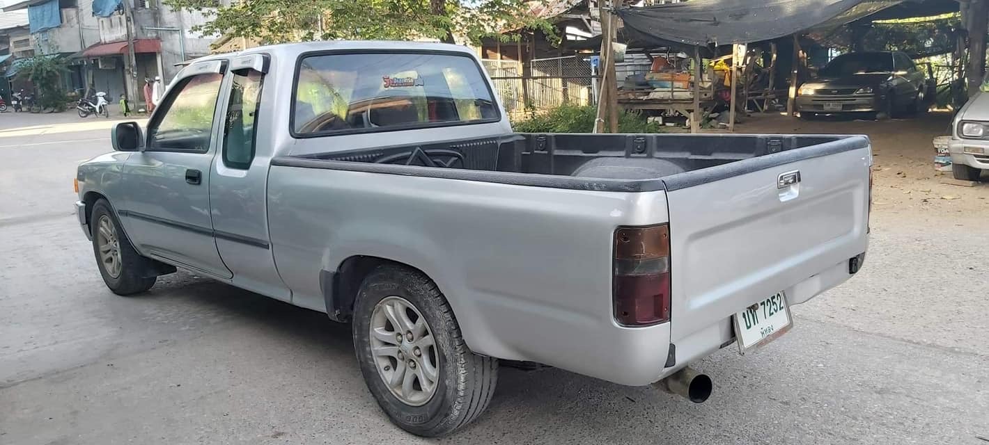 Toyota Hilux Mighty-x ปี 1995 สีเงิน