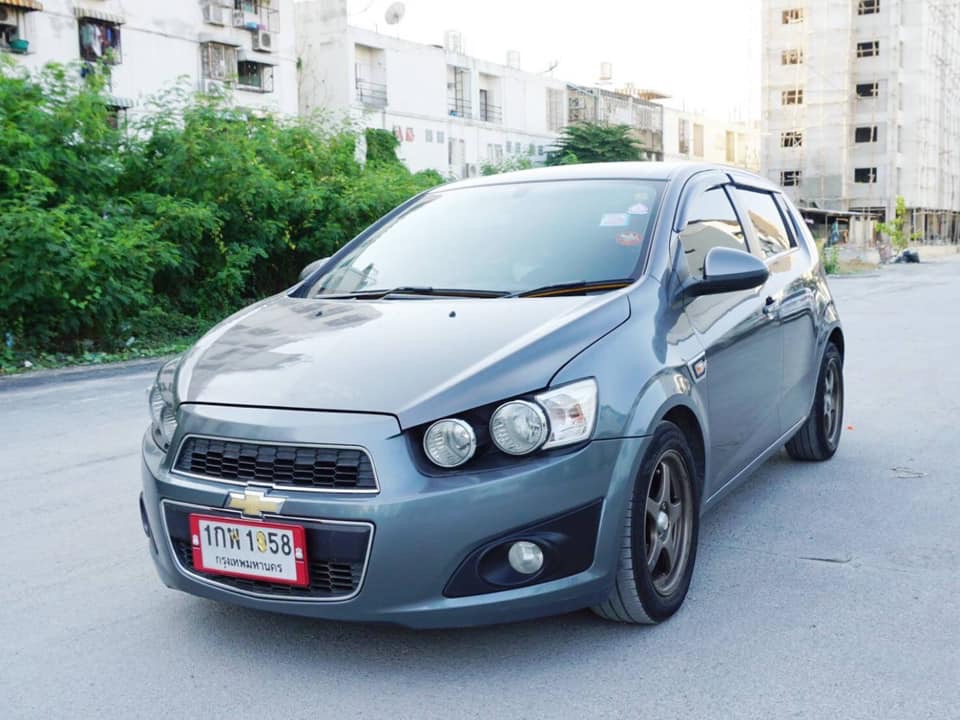 Chevrolet Sonic โฉม 5 ประตู ปี 2013 สีเทา