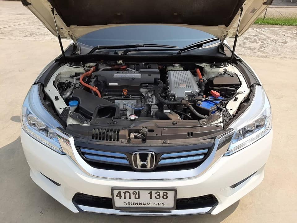 Honda Accord ปี 2015 สีขาว