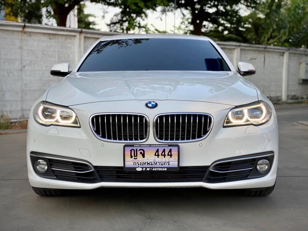 BMW 5 Series F10 528i ปี 2015 สีขาว