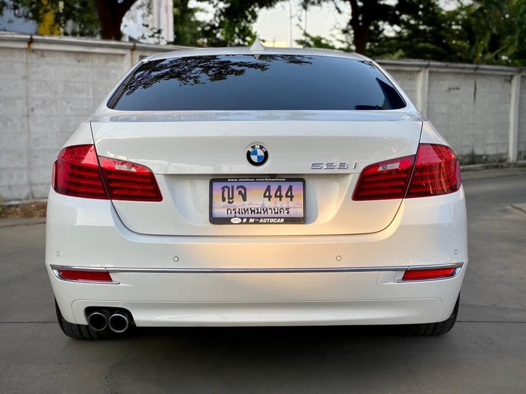 BMW 5 Series F10 528i ปี 2015 สีขาว