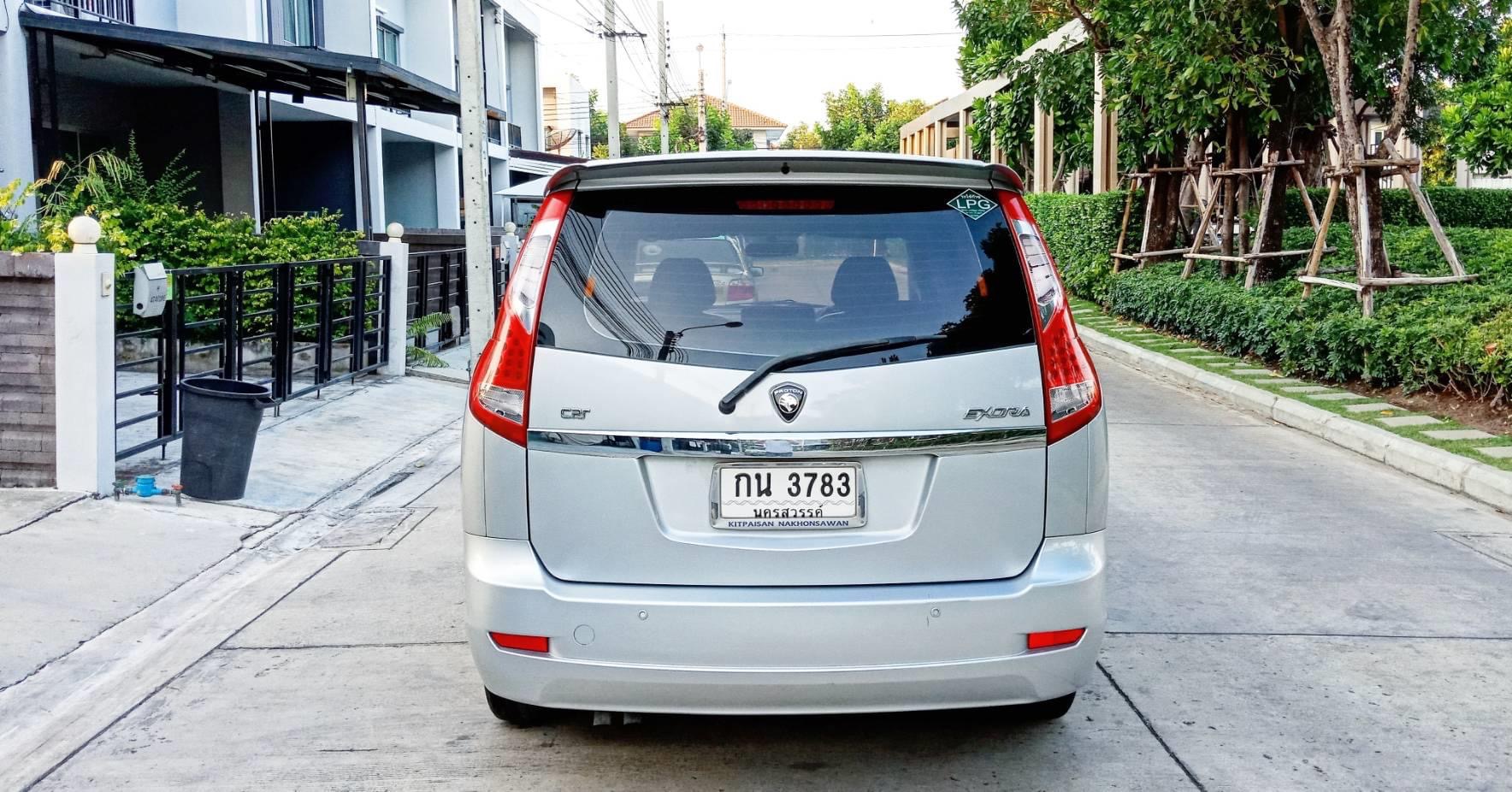 Proton Exora ปี 2011 สีเงิน