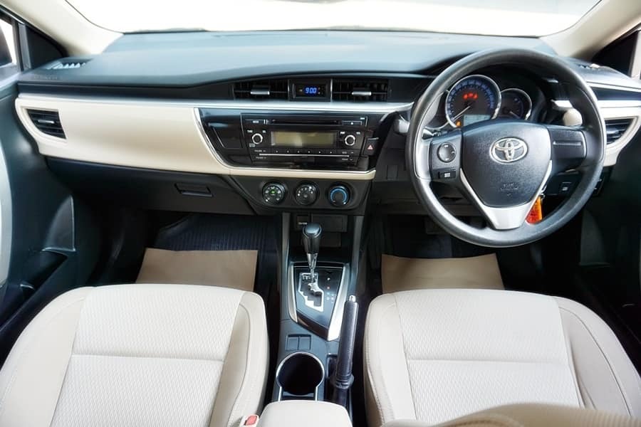 Toyota Corolla Altis ปี 2014 สีขาว