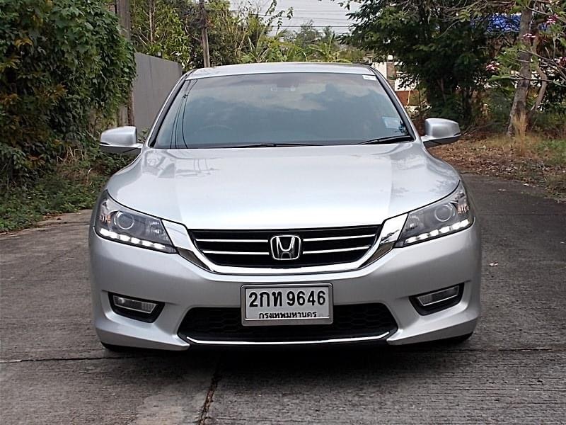 Honda Accord ปี 2013 สีเทา