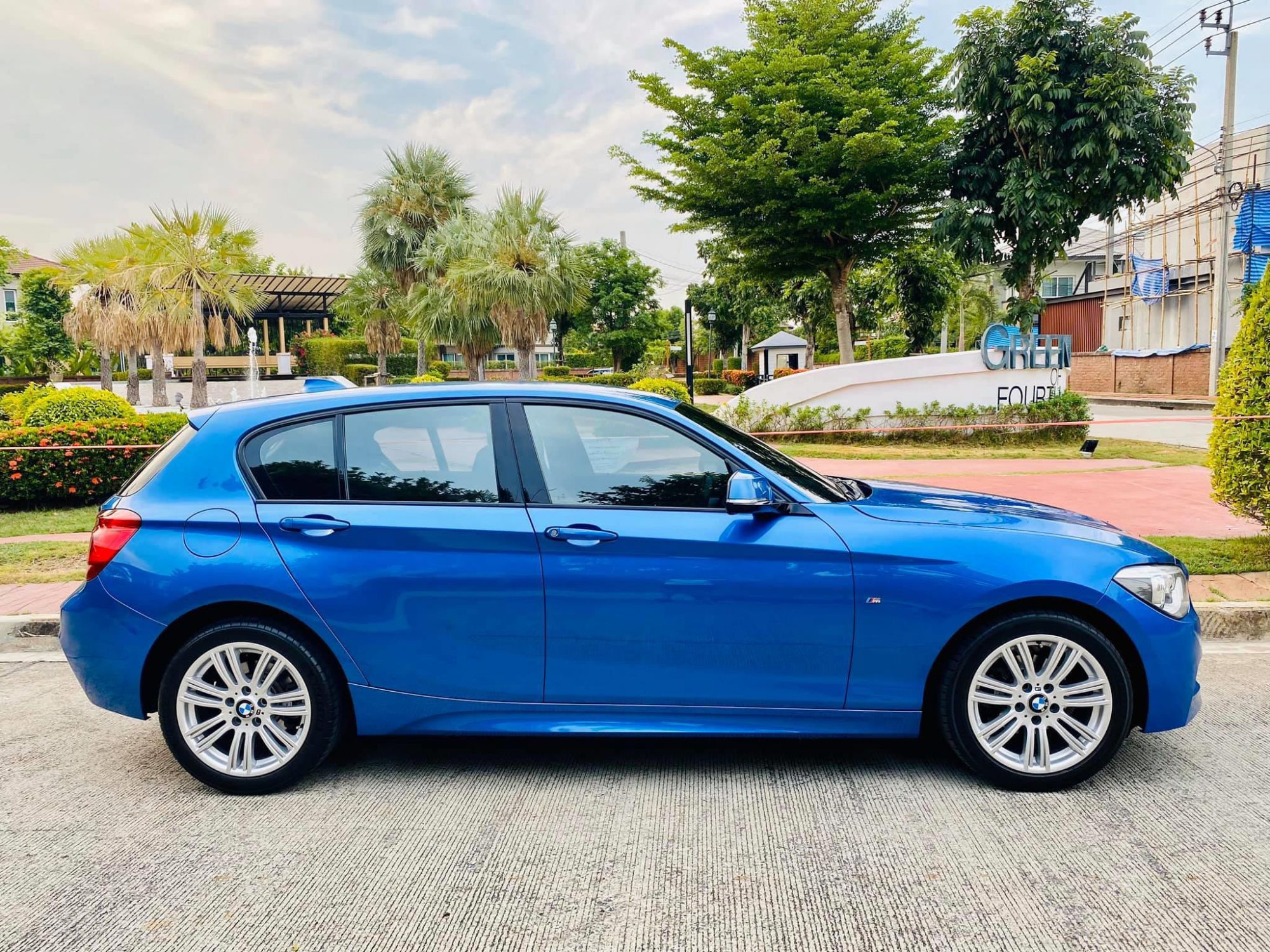 BMW 1 Series F20 116i ปี 2014 สีน้ำเงิน