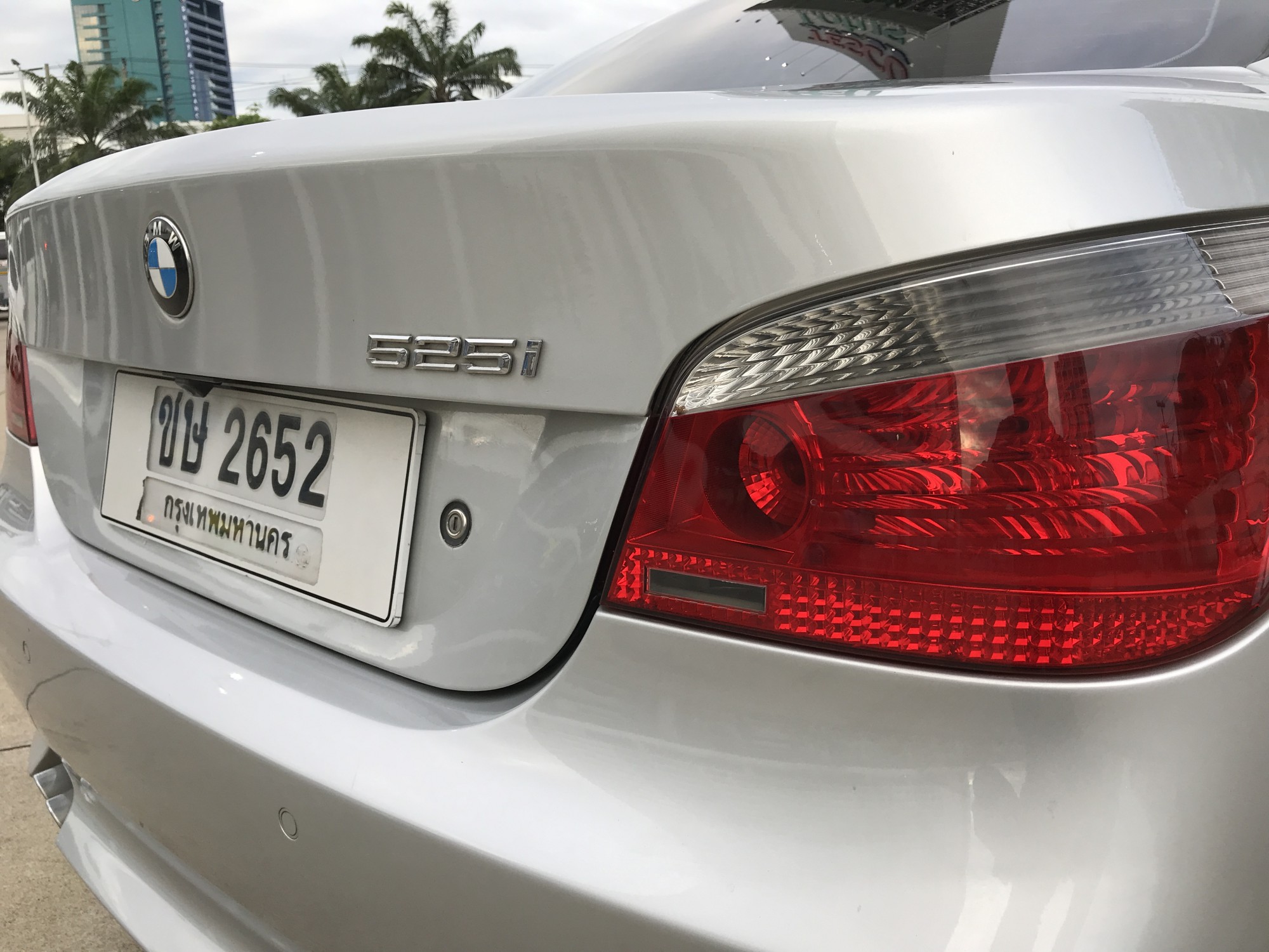 BMW 5 Series Gen5 E60 520i ปี 2004 สีเทา