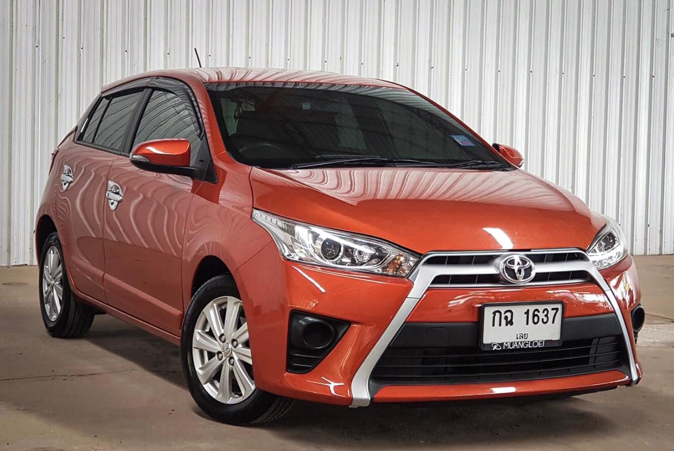 Toyota Yaris ปี 2017 สีส้ม