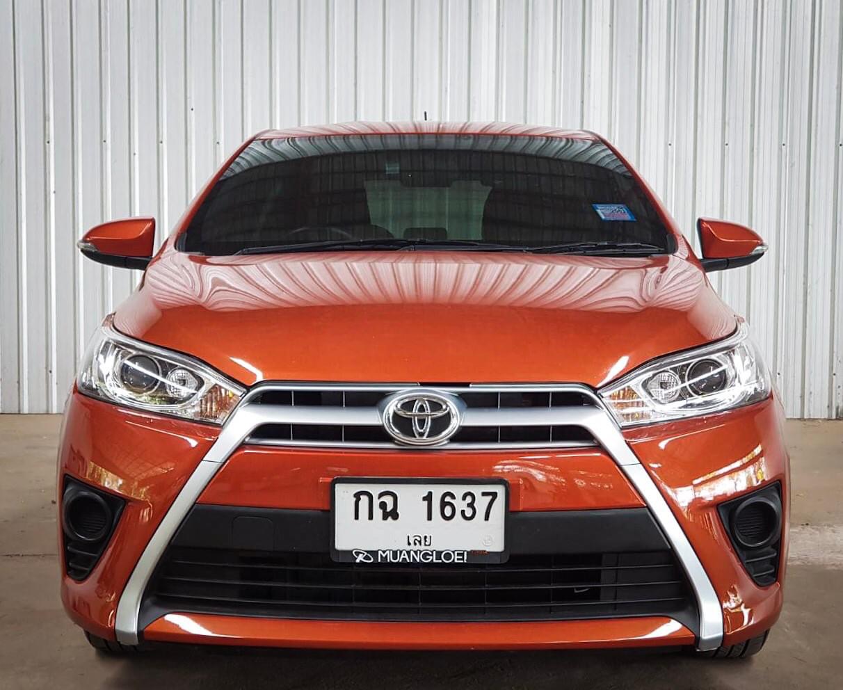 Toyota Yaris ปี 2017 สีส้ม