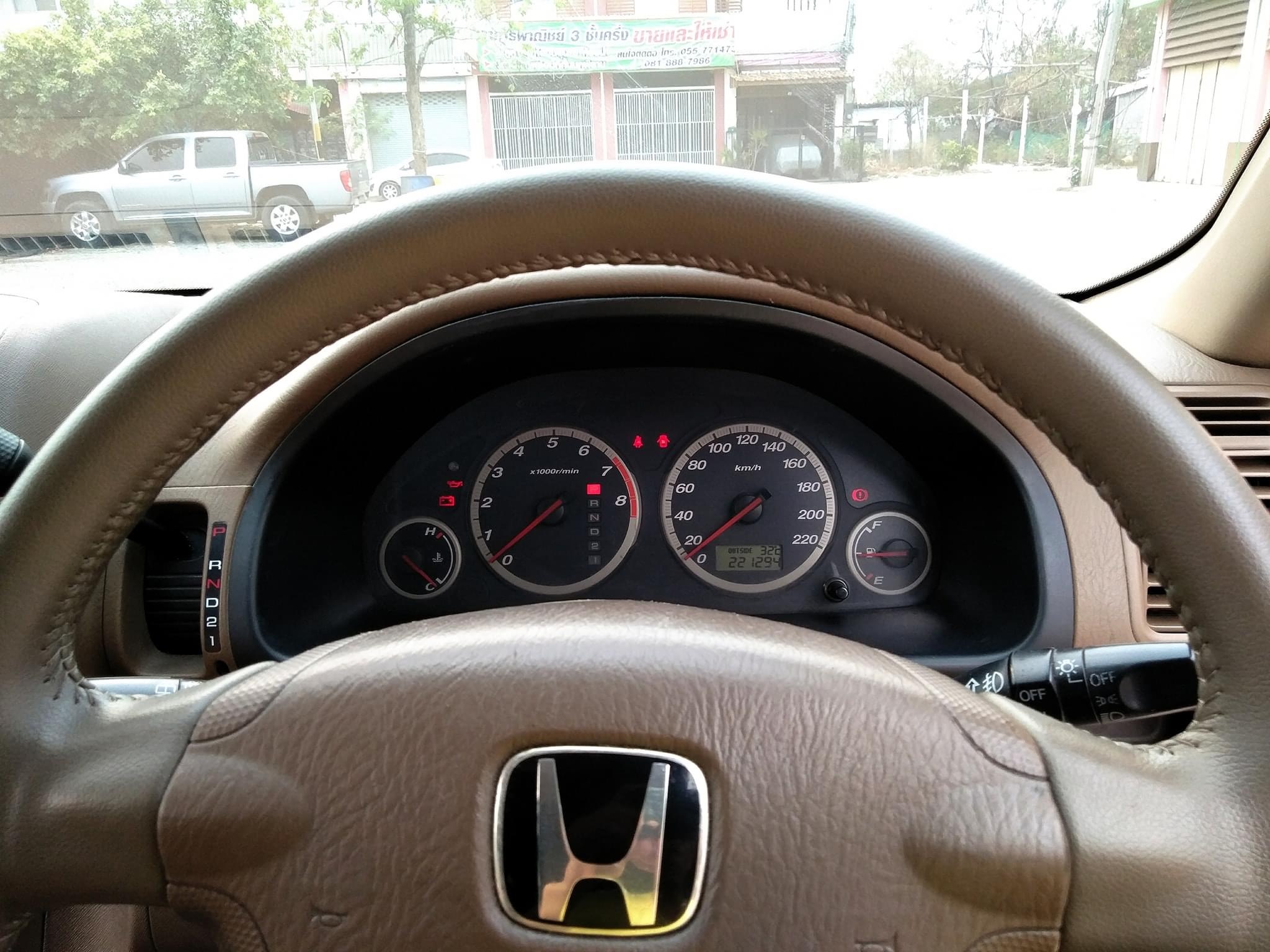 Honda CR-V ปี 2004 สีทอง