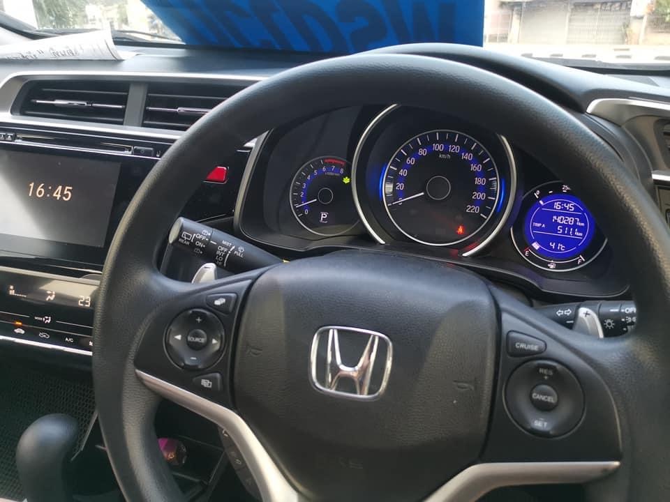 Honda Jazz GK ปี 2015 สีเหลือง