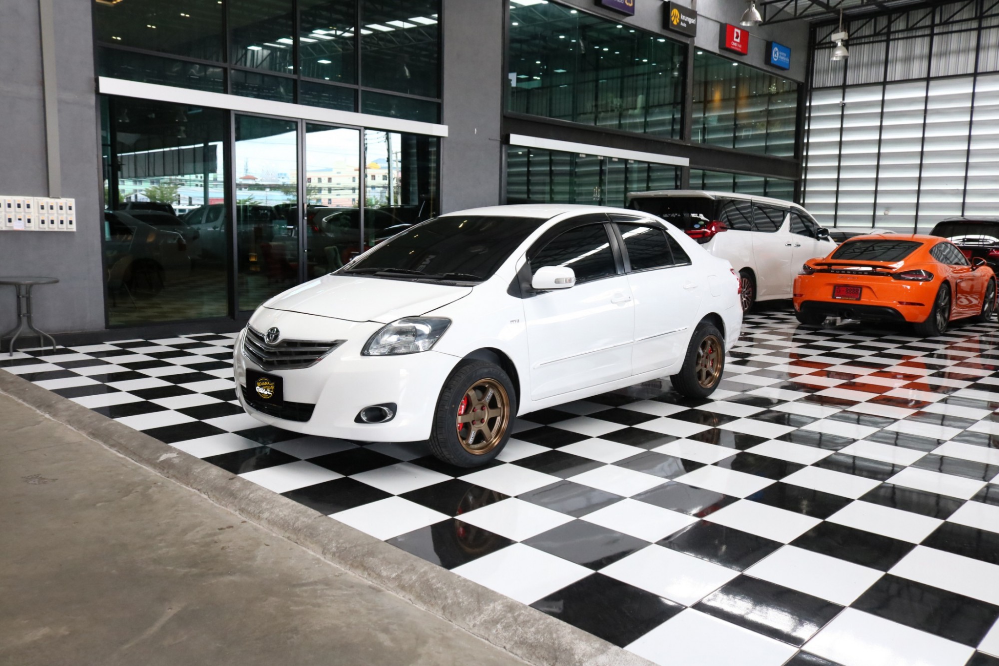 Toyota Vios ปี 2012 สีขาว