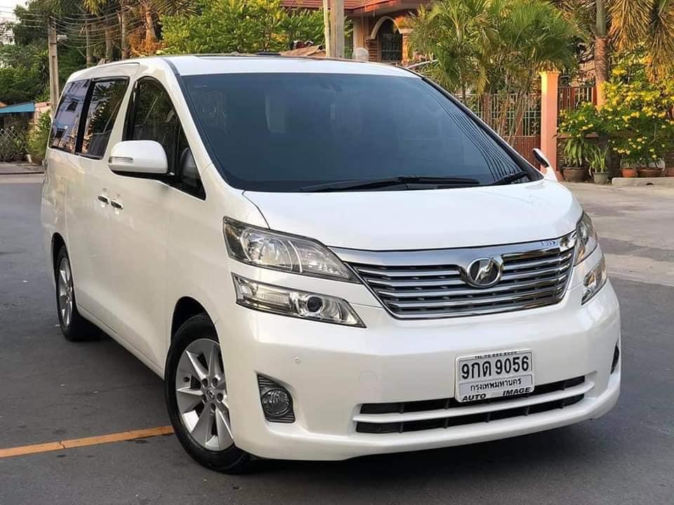 Toyota Vellfire ปี 2010 สีขาว