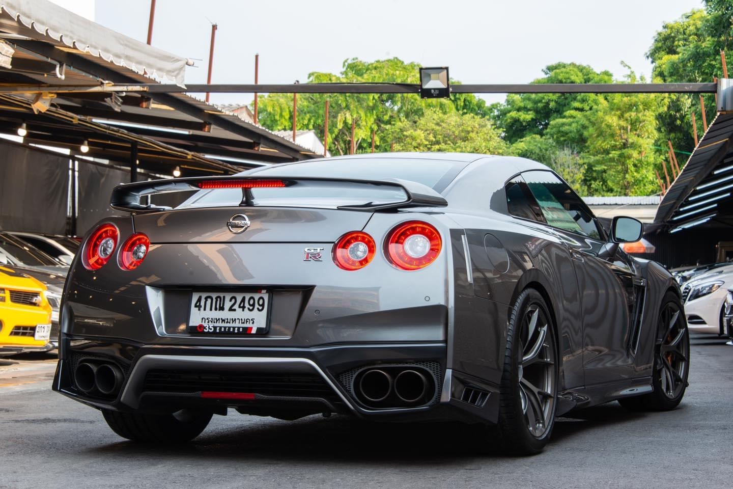 Nissan GT-R (R35) ปี 2010 สีเทา