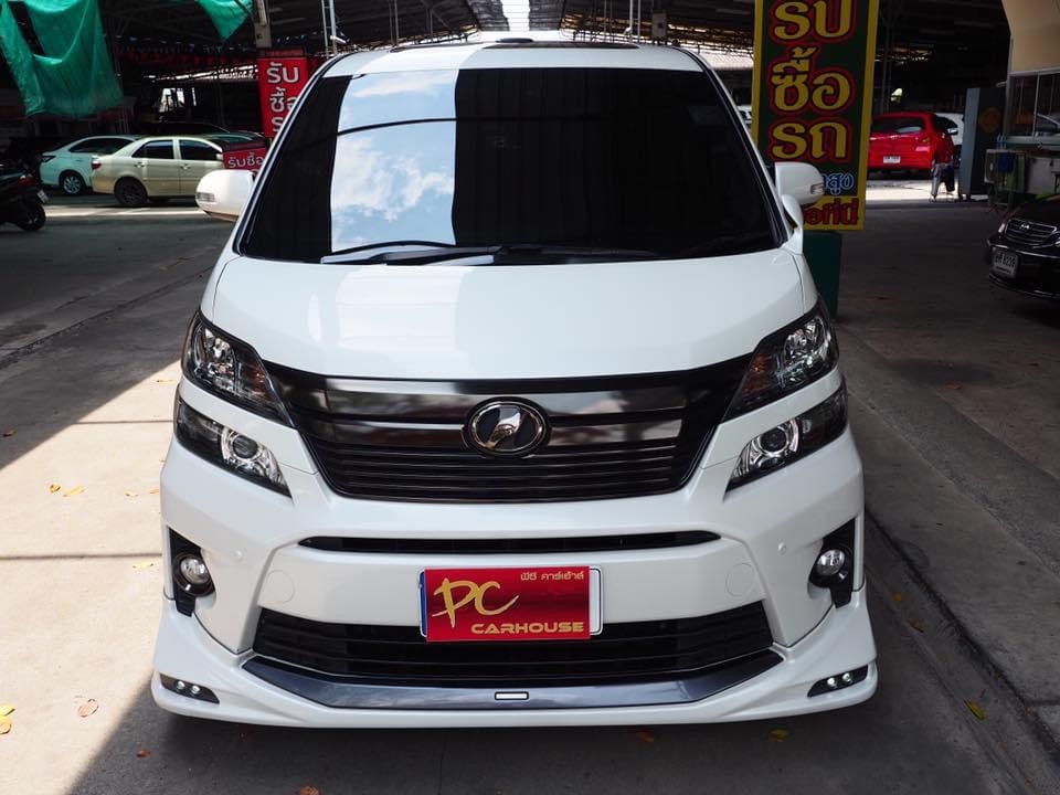 Toyota Vellfire ปี 2012 สีขาว