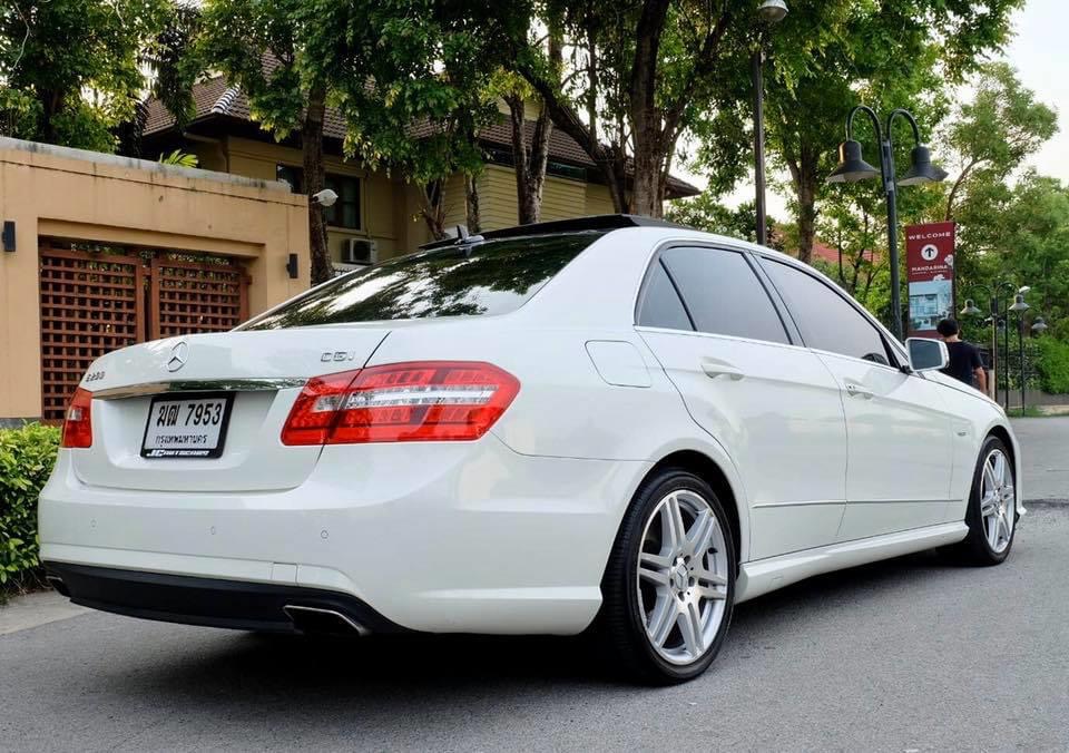 Mercedes-Benz E-Class W212 E200 ปี 2012 สีขาว