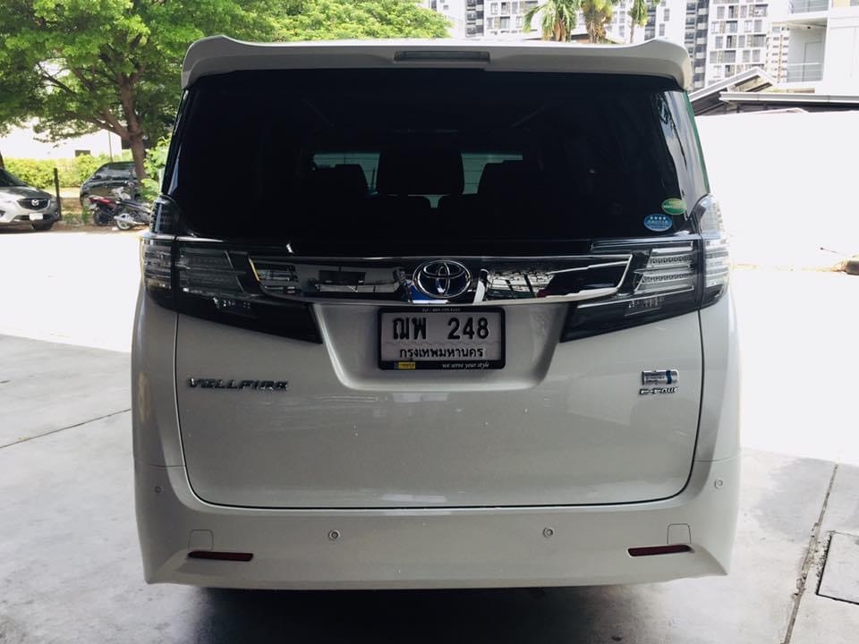 Toyota Vellfire ปี 2017 สีขาว