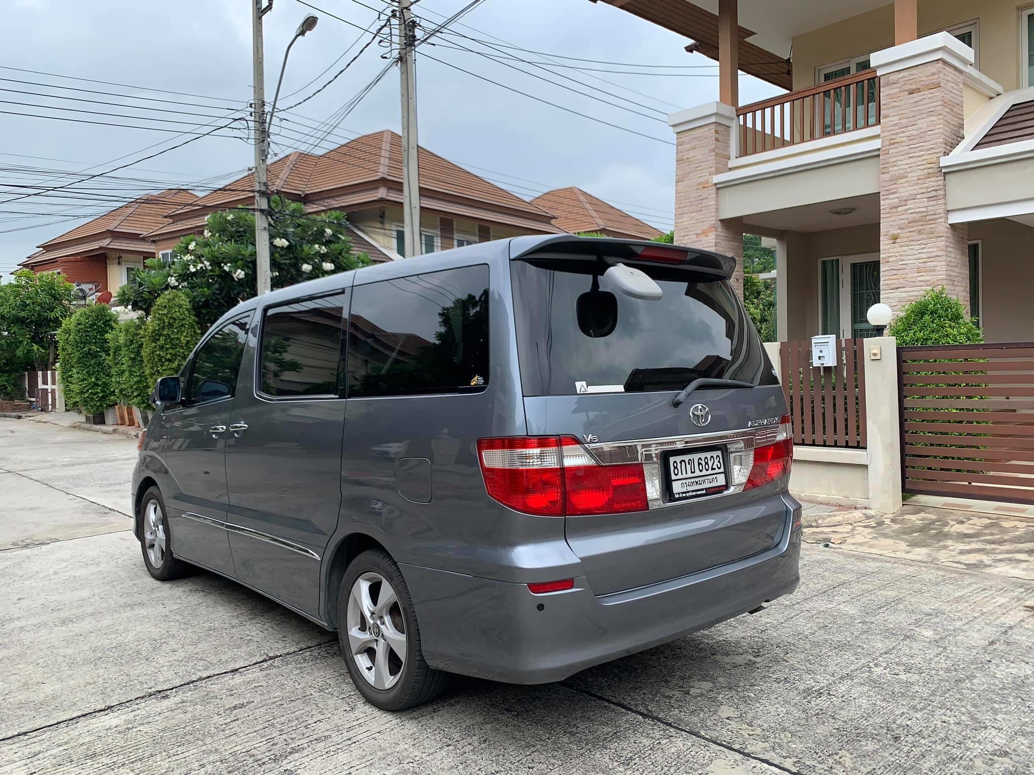 Toyota Alphard ปี 2003 สีเทา