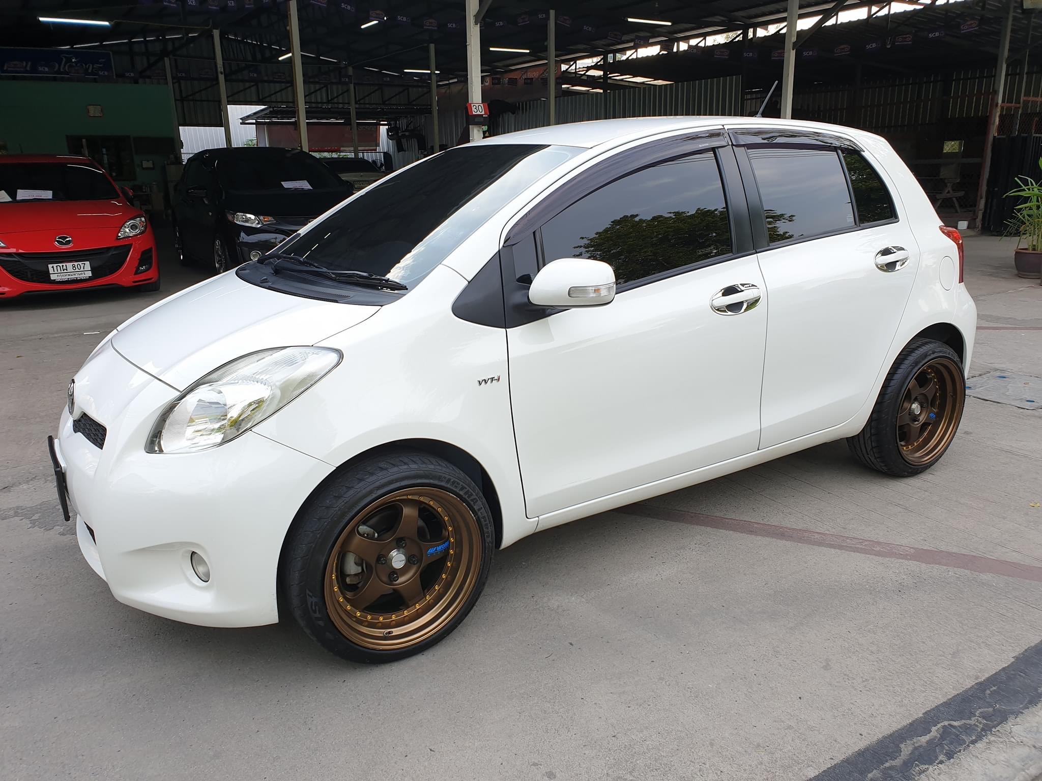 Toyota Yaris ปี 2013 สีขาว