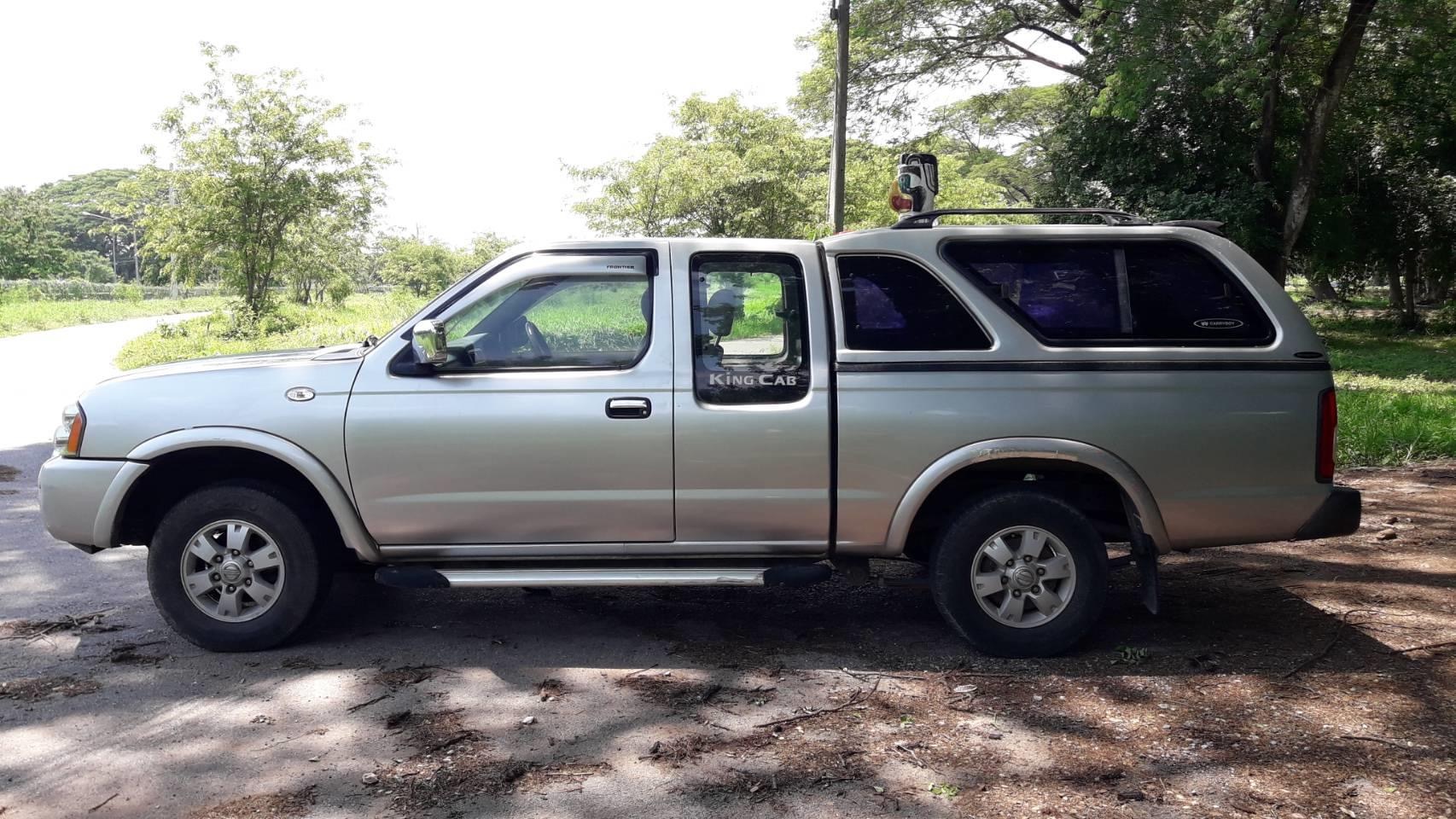 Nissan Navara Frontier ปี 2005 สีเทา