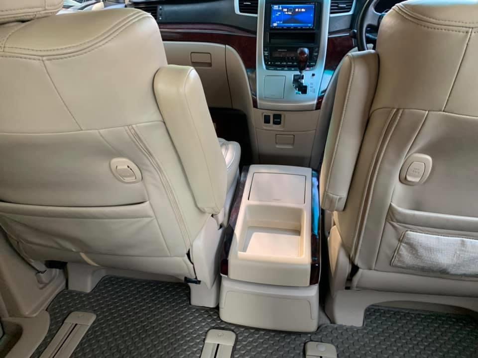 Toyota Alphard ปี 2008 สีขาว