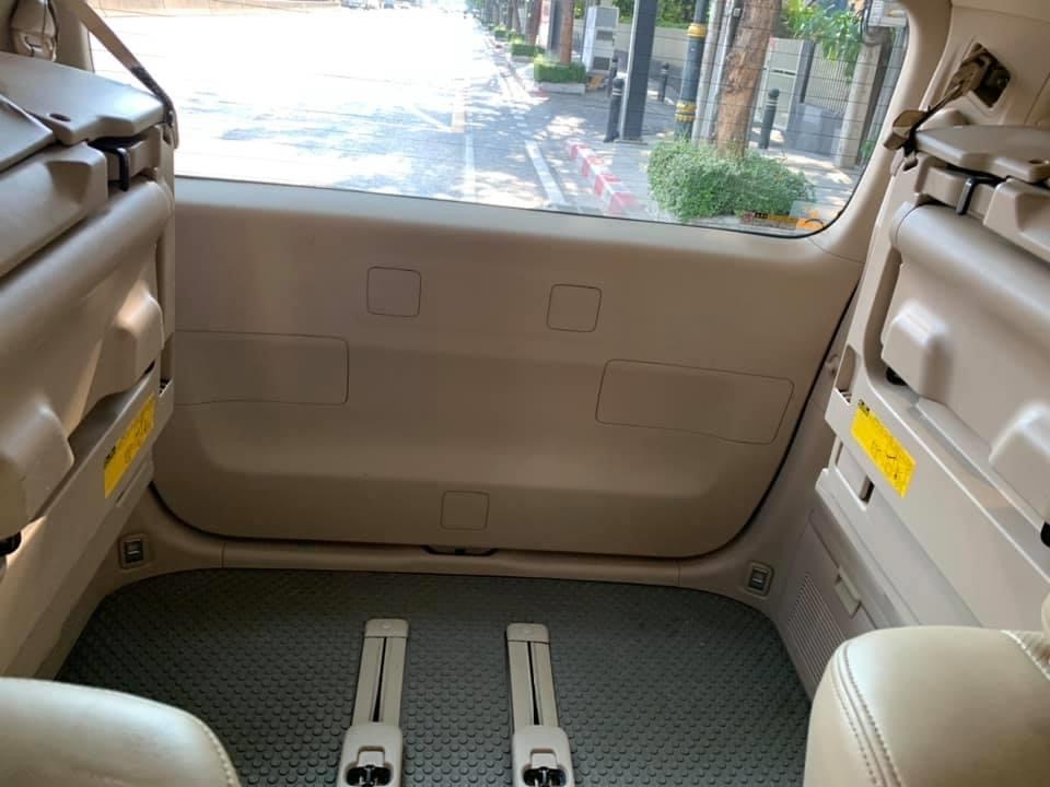 Toyota Alphard ปี 2008 สีขาว