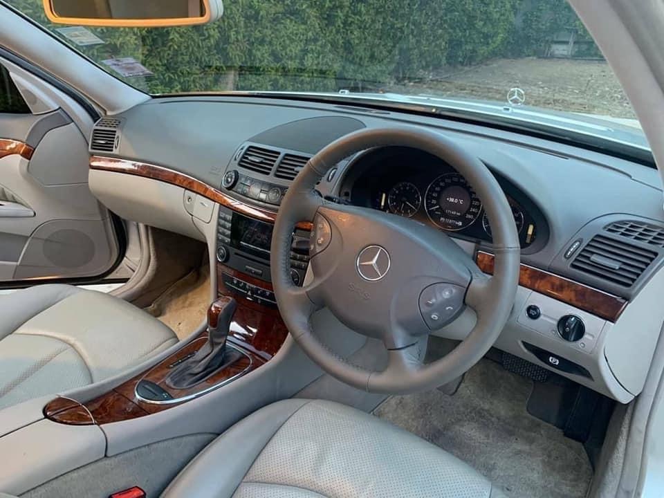 Mercedes-Benz E-Class W211 E200 ปี 2005 สีเงิน