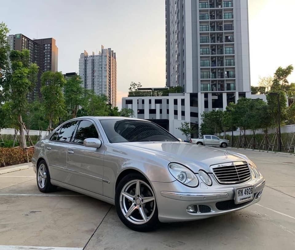 Mercedes-Benz E-Class W211 E200 ปี 2005 สีเงิน