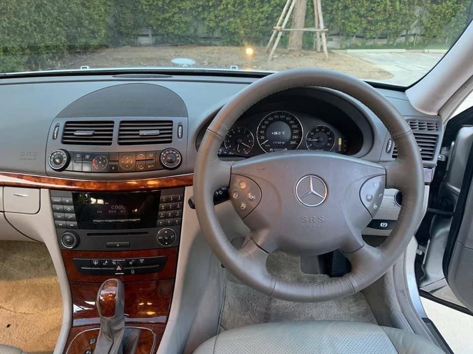 Mercedes-Benz E-Class W211 E200 ปี 2005 สีเงิน