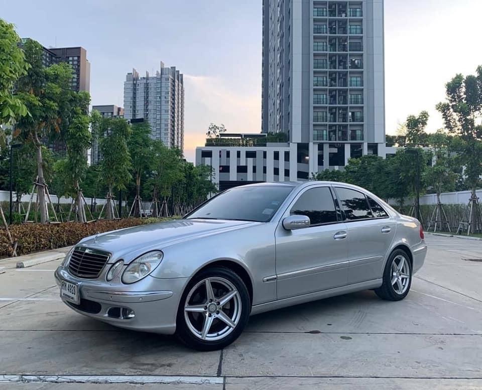 Mercedes-Benz E-Class W211 E200 ปี 2005 สีเงิน