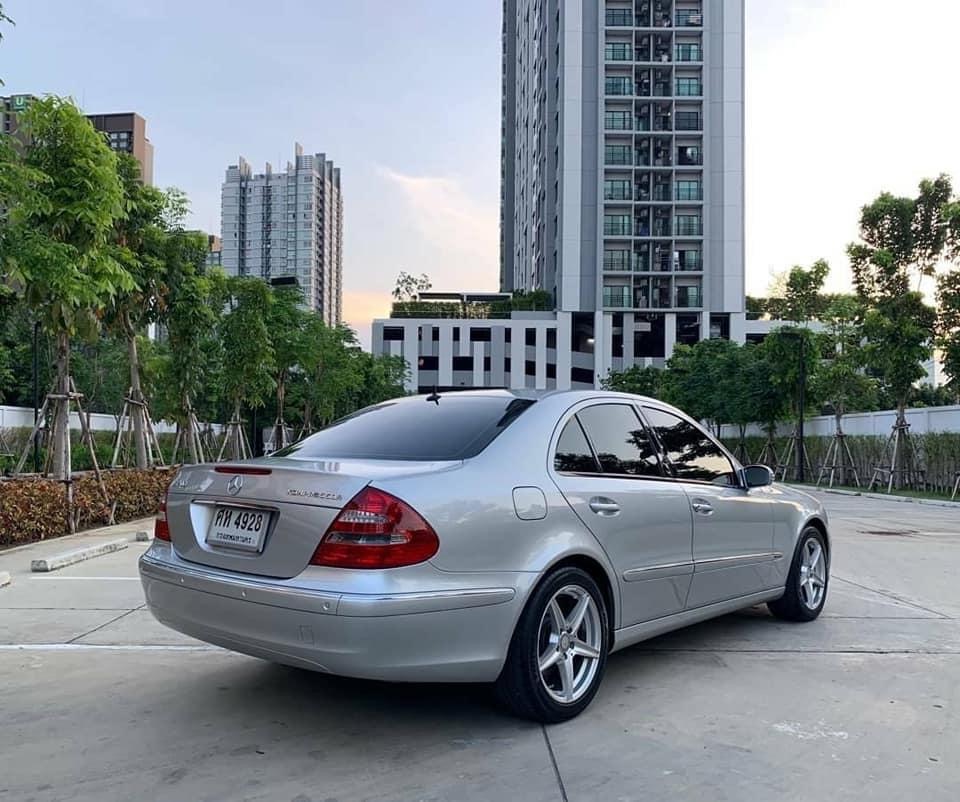 Mercedes-Benz E-Class W211 E200 ปี 2005 สีเงิน